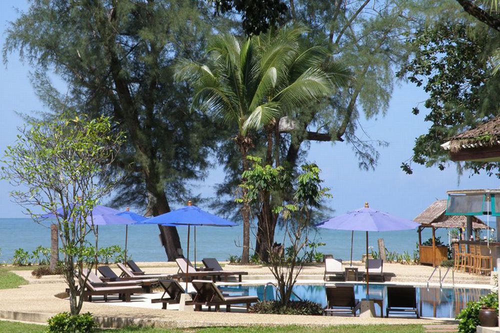 Hive Khaolak Beach Resort (Adults Only) Khao Lak Exteriör bild