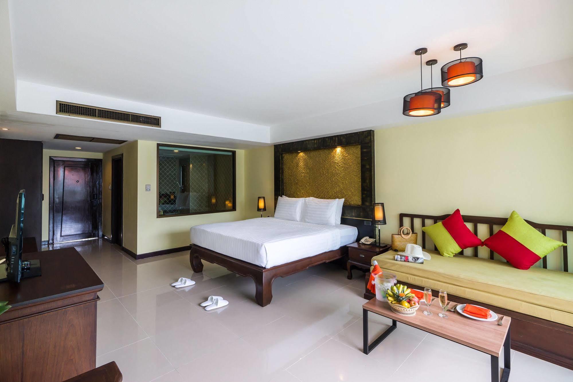 Hive Khaolak Beach Resort (Adults Only) Khao Lak Exteriör bild